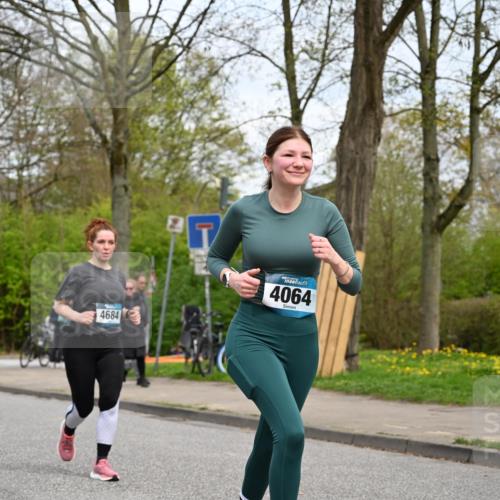 12.04.2026 - 45. Internationalen Wilhelmsburger Insellauf J. Mangold http://msf.ph/oto/9518810 12.04.2026 13:25:38 Ziel 2718, 5152, 5757, 3649, 4604, 4790, 2717, 4431, 4431, 3023, 3024, 2881, 4064, 4684, 4064, 4684, 2298, 4839, 4840, 4774 meine-sportfotos.de