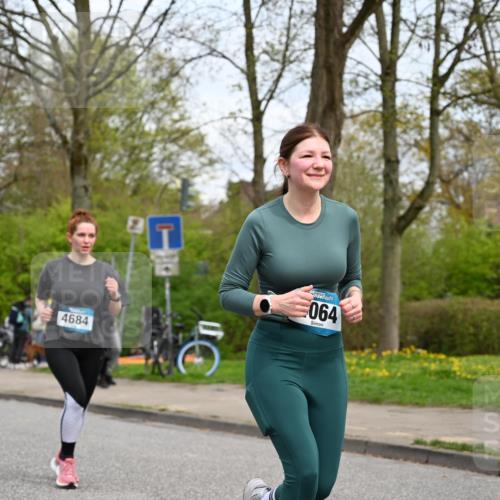 12.04.2026 - 45. Internationalen Wilhelmsburger Insellauf J. Mangold http://msf.ph/oto/9518812 12.04.2026 13:25:38 Ziel 2718, 5152, 5757, 3649, 4604, 4790, 2717, 4431, 4431, 3023, 3024, 2881, 4064, 4684, 4064, 4684, 2298, 4839, 4840, 4774 meine-sportfotos.de