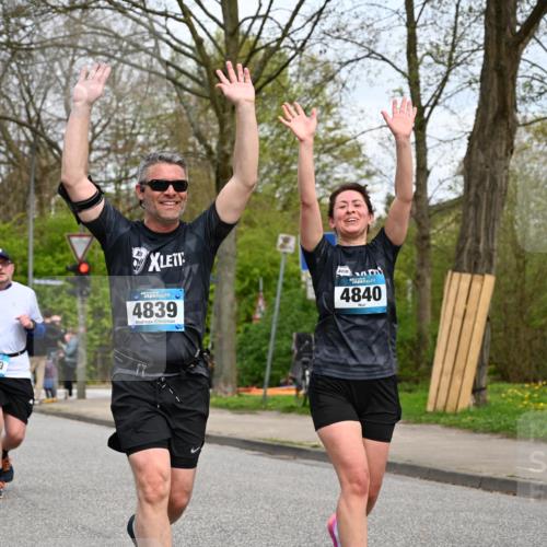 12.04.2026 - 45. Internationalen Wilhelmsburger Insellauf J. Mangold http://msf.ph/oto/9518853 12.04.2026 13:25:52 Ziel 3649, 4604, 4790, 2717, 4431, 3023, 3024, 2881, 4064, 4684, 2298, 4839, 4840, 4774, 4881, 4881, 4049, 4411 meine-sportfotos.de