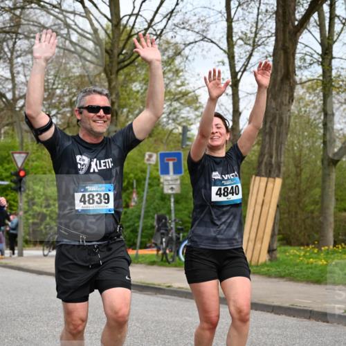 12.04.2026 - 45. Internationalen Wilhelmsburger Insellauf J. Mangold http://msf.ph/oto/9518855 12.04.2026 13:25:52 Ziel 3649, 4604, 4790, 2717, 4431, 3023, 3024, 2881, 4064, 4684, 2298, 4839, 4840, 4774, 4881, 4881, 4049, 4411 meine-sportfotos.de