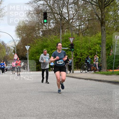 12.04.2026 - 45. Internationalen Wilhelmsburger Insellauf J. Mangold http://msf.ph/oto/9518885 12.04.2026 13:25:59 Ziel 2717, 4431, 3023, 3024, 2881, 4064, 4684, 2298, 4839, 4840, 4774, 4881, 4049, 4411, 5206, 2360, 5245, 2933, 2359, 4124, 2980 meine-sportfotos.de