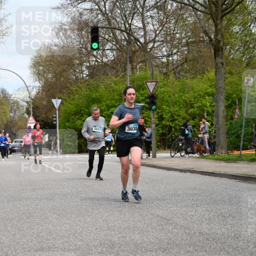 12.04.2026 - 45. Internationalen Wilhelmsburger Insellauf J. Mangold http://msf.ph/oto/9518886 12.04.2026 13:25:59 Ziel 2717, 4431, 3023, 3024, 2881, 4064, 4684, 2298, 4839, 4840, 4774, 4881, 4049, 4411, 5206, 2360, 5245, 2933, 2359, 4124, 2980 meine-sportfotos.de