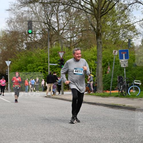 12.04.2026 - 45. Internationalen Wilhelmsburger Insellauf J. Mangold http://msf.ph/oto/9518908 12.04.2026 13:26:02 Ziel 4431, 3023, 3024, 2881, 4064, 4684, 2298, 4839, 4840, 4774, 4881, 4049, 4411, 4411, 5206, 2360, 5245, 2933, 2359, 4124, 2980, 3640 meine-sportfotos.de