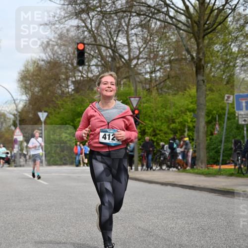 12.04.2026 - 45. Internationalen Wilhelmsburger Insellauf J. Mangold http://msf.ph/oto/9518954 12.04.2026 13:26:16 Ziel 2298, 4839, 4840, 4774, 4881, 4049, 4411, 5206, 2360, 5245, 2933, 2359, 4124, 2980, 3640 meine-sportfotos.de
