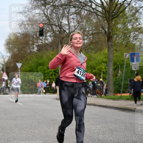 12.04.2026 - 45. Internationalen Wilhelmsburger Insellauf J. Mangold http://msf.ph/oto/9518958 12.04.2026 13:26:16 Ziel 2298, 4839, 4840, 4774, 4881, 4049, 4411, 5206, 2360, 5245, 2933, 2359, 4124, 2980, 3640 meine-sportfotos.de