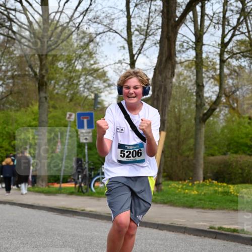 12.04.2026 - 45. Internationalen Wilhelmsburger Insellauf J. Mangold http://msf.ph/oto/9518978 12.04.2026 13:26:23 Ziel 4839, 4840, 4774, 4881, 4049, 4411, 5206, 2360, 5245, 2933, 2359, 4124, 2980, 3640, 2721, 3756, 3755 meine-sportfotos.de