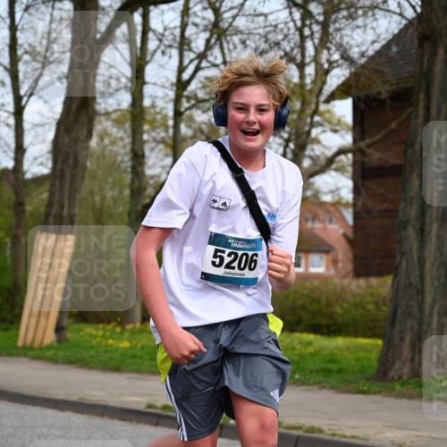 12.04.2026 - 45. Internationalen Wilhelmsburger Insellauf J. Mangold http://msf.ph/oto/9518984 12.04.2026 13:26:24 Ziel 4774, 4881, 4049, 4411, 5206, 2360, 5245, 2933, 2359, 4124, 2980, 3640, 3640, 2721, 3756, 3755 meine-sportfotos.de