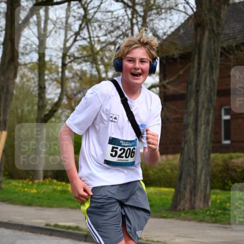 12.04.2026 - 45. Internationalen Wilhelmsburger Insellauf J. Mangold http://msf.ph/oto/9518985 12.04.2026 13:26:24 Ziel 4774, 4881, 4049, 4411, 5206, 2360, 5245, 2933, 2359, 4124, 2980, 3640, 3640, 2721, 3756, 3755 meine-sportfotos.de