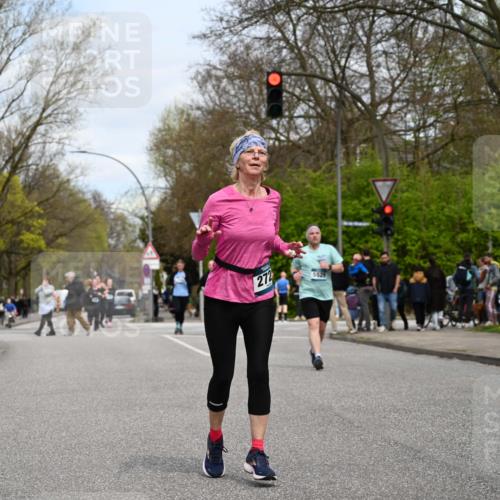 12.04.2026 - 45. Internationalen Wilhelmsburger Insellauf J. Mangold http://msf.ph/oto/9518988 12.04.2026 13:26:29 Ziel 4881, 4049, 4411, 5206, 2360, 5245, 2933, 2359, 4124, 2980, 3640, 2721, 3756, 3755, 2968 meine-sportfotos.de