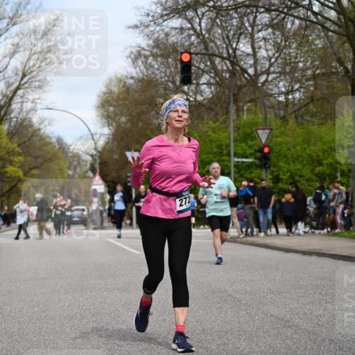 12.04.2026 - 45. Internationalen Wilhelmsburger Insellauf J. Mangold http://msf.ph/oto/9518989 12.04.2026 13:26:29 Ziel 4881, 4049, 4411, 5206, 2360, 5245, 2933, 2359, 4124, 2980, 3640, 2721, 3756, 3755, 2968 meine-sportfotos.de
