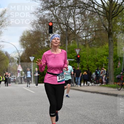 12.04.2026 - 45. Internationalen Wilhelmsburger Insellauf J. Mangold http://msf.ph/oto/9518994 12.04.2026 13:26:29 Ziel 4881, 4049, 4411, 5206, 2360, 5245, 2933, 2359, 4124, 2980, 3640, 2721, 3756, 3755, 2968 meine-sportfotos.de
