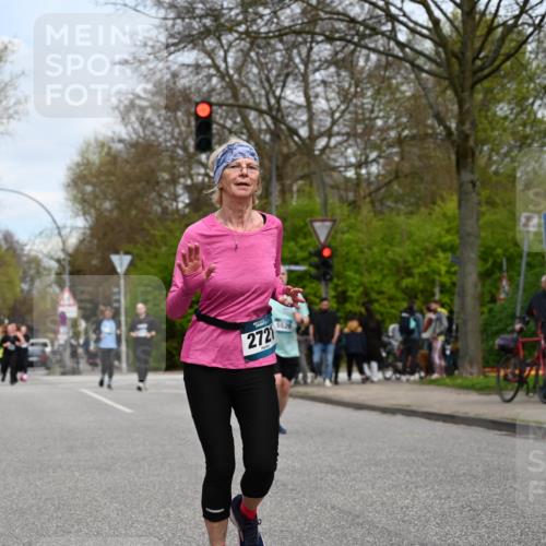 12.04.2026 - 45. Internationalen Wilhelmsburger Insellauf J. Mangold http://msf.ph/oto/9518995 12.04.2026 13:26:29 Ziel 4881, 4049, 4411, 5206, 2360, 5245, 2933, 2359, 4124, 2980, 3640, 2721, 3756, 3755, 2968 meine-sportfotos.de