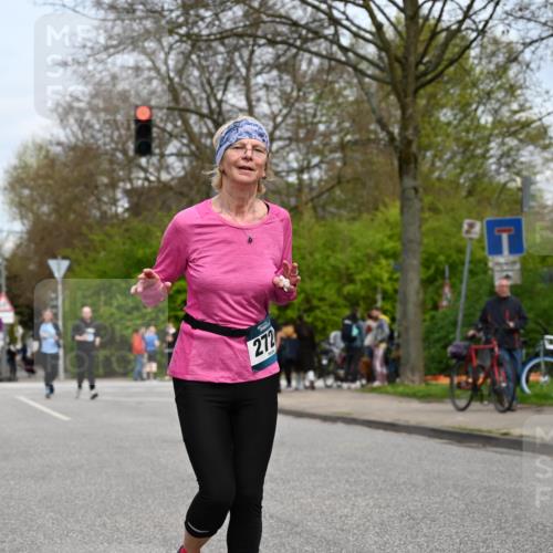 12.04.2026 - 45. Internationalen Wilhelmsburger Insellauf J. Mangold http://msf.ph/oto/9518999 12.04.2026 13:26:30 Ziel 4049, 4411, 5206, 2360, 5245, 2933, 2359, 4124, 2980, 3640, 2721, 3756, 3755, 2968 meine-sportfotos.de
