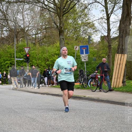 12.04.2026 - 45. Internationalen Wilhelmsburger Insellauf J. Mangold http://msf.ph/oto/9519008 12.04.2026 13:26:32 Ziel 4411, 5206, 2360, 5245, 2933, 2359, 4124, 2980, 3640, 2721, 3756, 3755, 3756, 3755, 2968, 2306 meine-sportfotos.de