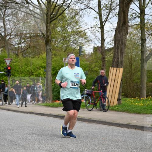 12.04.2026 - 45. Internationalen Wilhelmsburger Insellauf J. Mangold http://msf.ph/oto/9519013 12.04.2026 13:26:32 Ziel 4411, 5206, 2360, 5245, 2933, 2359, 4124, 2980, 3640, 2721, 3756, 3755, 3756, 3755, 2968, 2306 meine-sportfotos.de