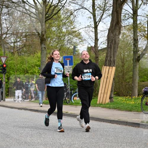 12.04.2026 - 45. Internationalen Wilhelmsburger Insellauf J. Mangold http://msf.ph/oto/9519027 12.04.2026 13:26:38 Ziel 4411, 5206, 2360, 5245, 2933, 2359, 4124, 2980, 3640, 2721, 3756, 3755, 2968, 2306, 2969, 3888 meine-sportfotos.de