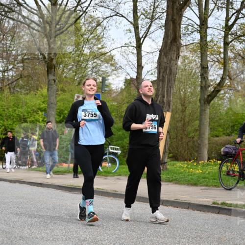 12.04.2026 - 45. Internationalen Wilhelmsburger Insellauf J. Mangold http://msf.ph/oto/9519030 12.04.2026 13:26:38 Ziel 4411, 5206, 2360, 5245, 2933, 2359, 4124, 2980, 3640, 2721, 3756, 3755, 2968, 2306, 2969, 3888 meine-sportfotos.de