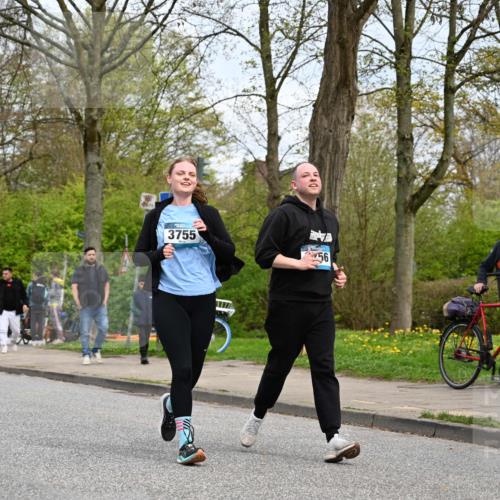 12.04.2026 - 45. Internationalen Wilhelmsburger Insellauf J. Mangold http://msf.ph/oto/9519031 12.04.2026 13:26:38 Ziel 4411, 5206, 2360, 5245, 2933, 2359, 4124, 2980, 3640, 2721, 3756, 3755, 2968, 2306, 2969, 3888 meine-sportfotos.de