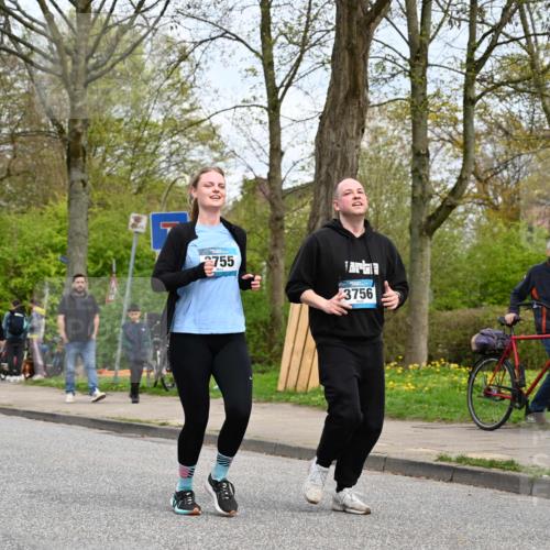 12.04.2026 - 45. Internationalen Wilhelmsburger Insellauf J. Mangold http://msf.ph/oto/9519033 12.04.2026 13:26:39 Ziel 4411, 5206, 2360, 5245, 2933, 2359, 4124, 2980, 3640, 2721, 3756, 3755, 2968, 2306, 2969, 3888, 3960, 3955 meine-sportfotos.de