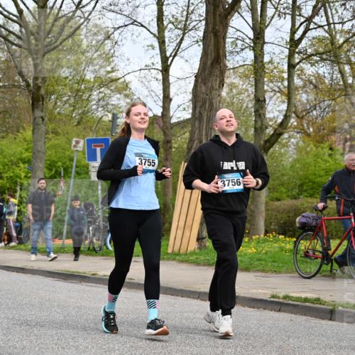 12.04.2026 - 45. Internationalen Wilhelmsburger Insellauf J. Mangold http://msf.ph/oto/9519034 12.04.2026 13:26:39 Ziel 4411, 5206, 2360, 5245, 2933, 2359, 4124, 2980, 3640, 2721, 3756, 3755, 2968, 2306, 2969, 3888, 3960, 3955 meine-sportfotos.de