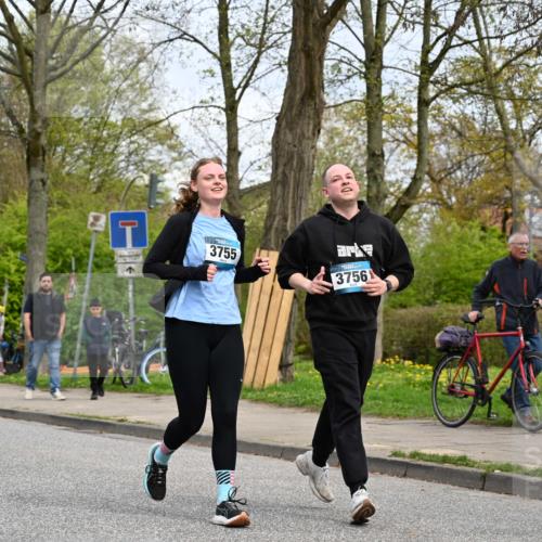 12.04.2026 - 45. Internationalen Wilhelmsburger Insellauf J. Mangold http://msf.ph/oto/9519035 12.04.2026 13:26:39 Ziel 4411, 5206, 2360, 5245, 2933, 2359, 4124, 2980, 3640, 2721, 3756, 3755, 2968, 2306, 2969, 3888, 3960, 3955 meine-sportfotos.de