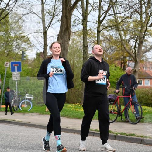 12.04.2026 - 45. Internationalen Wilhelmsburger Insellauf J. Mangold http://msf.ph/oto/9519038 12.04.2026 13:26:39 Ziel 4411, 5206, 2360, 5245, 2933, 2359, 4124, 2980, 3640, 2721, 3756, 3755, 2968, 2306, 2969, 3888, 3960, 3955 meine-sportfotos.de