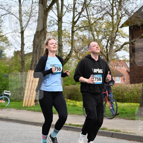 12.04.2026 - 45. Internationalen Wilhelmsburger Insellauf J. Mangold http://msf.ph/oto/9519041 12.04.2026 13:26:39 Ziel 4411, 5206, 2360, 5245, 2933, 2359, 4124, 2980, 3640, 2721, 3756, 3755, 2968, 2306, 2969, 3888, 3960, 3955 meine-sportfotos.de
