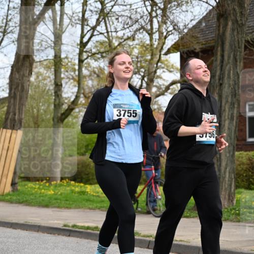 12.04.2026 - 45. Internationalen Wilhelmsburger Insellauf J. Mangold http://msf.ph/oto/9519046 12.04.2026 13:26:40 Ziel 5206, 2360, 5245, 2933, 2359, 4124, 2980, 3640, 2721, 3756, 3755, 2968, 2306, 2969, 3888, 3960, 3955 meine-sportfotos.de