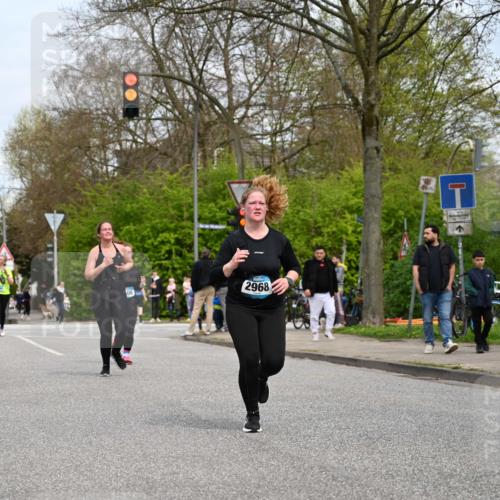 12.04.2026 - 45. Internationalen Wilhelmsburger Insellauf J. Mangold http://msf.ph/oto/9519047 12.04.2026 13:26:41 Ziel 5206, 2360, 5245, 2933, 2359, 4124, 2980, 3640, 2721, 3756, 3755, 2968, 2968, 2306, 2969, 3888, 3960, 3955 meine-sportfotos.de