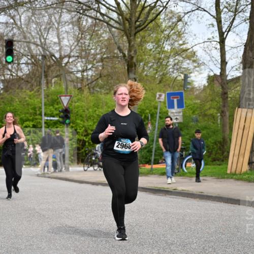 12.04.2026 - 45. Internationalen Wilhelmsburger Insellauf J. Mangold http://msf.ph/oto/9519055 12.04.2026 13:26:42 Ziel 5206, 2360, 5245, 2933, 2359, 4124, 2980, 3640, 2721, 3756, 3755, 2968, 2306, 2969, 3888, 3960, 3955 meine-sportfotos.de