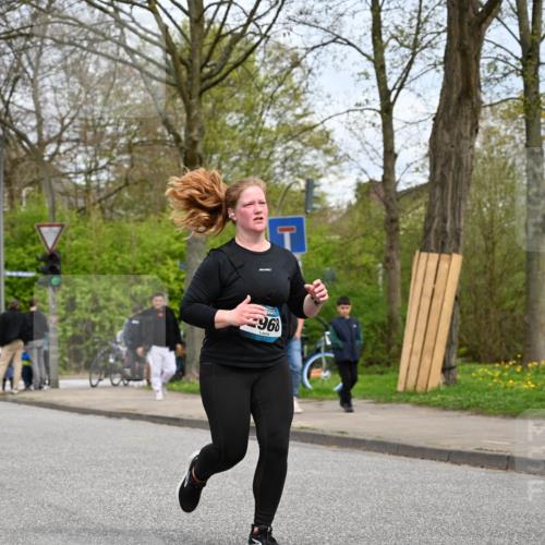 12.04.2026 - 45. Internationalen Wilhelmsburger Insellauf J. Mangold http://msf.ph/oto/9519059 12.04.2026 13:26:42 Ziel 5206, 2360, 5245, 2933, 2359, 4124, 2980, 3640, 2721, 3756, 3755, 2968, 2306, 2969, 3888, 3960, 3955 meine-sportfotos.de