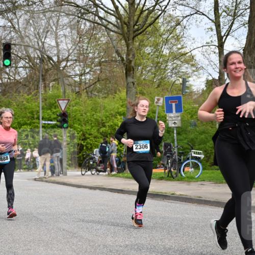 12.04.2026 - 45. Internationalen Wilhelmsburger Insellauf J. Mangold http://msf.ph/oto/9519069 12.04.2026 13:26:45 Ziel 4124, 2980, 3640, 2721, 3756, 3755, 2968, 2306, 2969, 3888, 3960, 3955, 4900 meine-sportfotos.de
