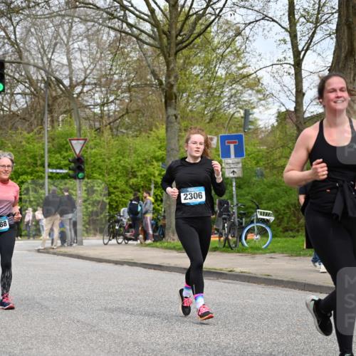 12.04.2026 - 45. Internationalen Wilhelmsburger Insellauf J. Mangold http://msf.ph/oto/9519070 12.04.2026 13:26:45 Ziel 4124, 2980, 3640, 2721, 3756, 3755, 2968, 2306, 2969, 3888, 3960, 3955, 4900 meine-sportfotos.de