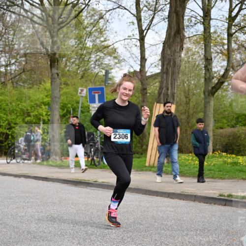 12.04.2026 - 45. Internationalen Wilhelmsburger Insellauf J. Mangold http://msf.ph/oto/9519077 12.04.2026 13:26:46 Ziel 2980, 3640, 2721, 3756, 3755, 2968, 2306, 2969, 2969, 3888, 3960, 3955, 4900 meine-sportfotos.de