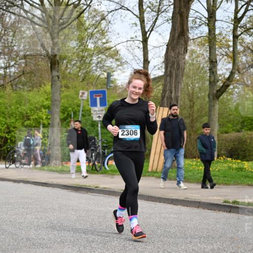 12.04.2026 - 45. Internationalen Wilhelmsburger Insellauf J. Mangold http://msf.ph/oto/9519078 12.04.2026 13:26:46 Ziel 2980, 3640, 2721, 3756, 3755, 2968, 2306, 2969, 2969, 3888, 3960, 3955, 4900 meine-sportfotos.de