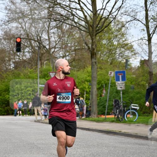 12.04.2026 - 45. Internationalen Wilhelmsburger Insellauf J. Mangold http://msf.ph/oto/9519103 12.04.2026 13:27:00 Ziel 2721, 3756, 3755, 2968, 2306, 2969, 3888, 3960, 3955, 4900, 2944, 2945, 5222, 3215 meine-sportfotos.de