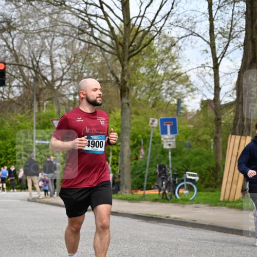 12.04.2026 - 45. Internationalen Wilhelmsburger Insellauf J. Mangold http://msf.ph/oto/9519105 12.04.2026 13:27:00 Ziel 2721, 3756, 3755, 2968, 2306, 2969, 3888, 3960, 3955, 4900, 2944, 2945, 5222, 3215 meine-sportfotos.de