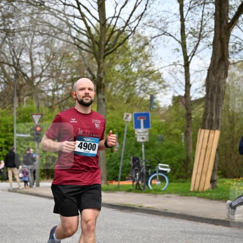 12.04.2026 - 45. Internationalen Wilhelmsburger Insellauf J. Mangold http://msf.ph/oto/9519107 12.04.2026 13:27:00 Ziel 2721, 3756, 3755, 2968, 2306, 2969, 3888, 3960, 3955, 4900, 2944, 2945, 5222, 3215 meine-sportfotos.de