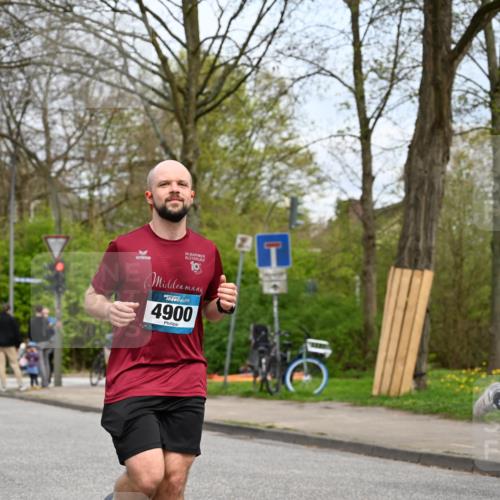 12.04.2026 - 45. Internationalen Wilhelmsburger Insellauf J. Mangold http://msf.ph/oto/9519108 12.04.2026 13:27:00 Ziel 2721, 3756, 3755, 2968, 2306, 2969, 3888, 3960, 3955, 4900, 2944, 2945, 5222, 3215 meine-sportfotos.de
