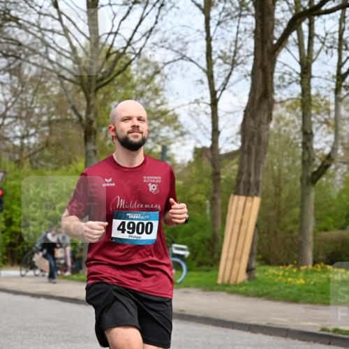 12.04.2026 - 45. Internationalen Wilhelmsburger Insellauf J. Mangold http://msf.ph/oto/9519112 12.04.2026 13:27:01 Ziel 2721, 3756, 3755, 2968, 2306, 2969, 3888, 3960, 3955, 4900, 2944, 2945, 5222, 3215 meine-sportfotos.de
