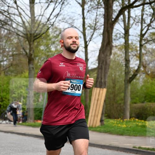 12.04.2026 - 45. Internationalen Wilhelmsburger Insellauf J. Mangold http://msf.ph/oto/9519114 12.04.2026 13:27:01 Ziel 2721, 3756, 3755, 2968, 2306, 2969, 3888, 3960, 3955, 4900, 2944, 2945, 5222, 3215 meine-sportfotos.de