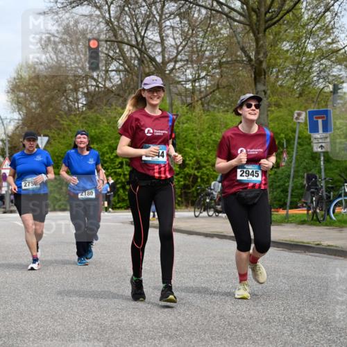 12.04.2026 - 45. Internationalen Wilhelmsburger Insellauf J. Mangold http://msf.ph/oto/9519121 12.04.2026 13:27:12 Ziel 2968, 2306, 2969, 3888, 3960, 3955, 4900, 2944, 2945, 5222, 3215, 2756, 2180, 3132, 2875, 3938, 3937 meine-sportfotos.de