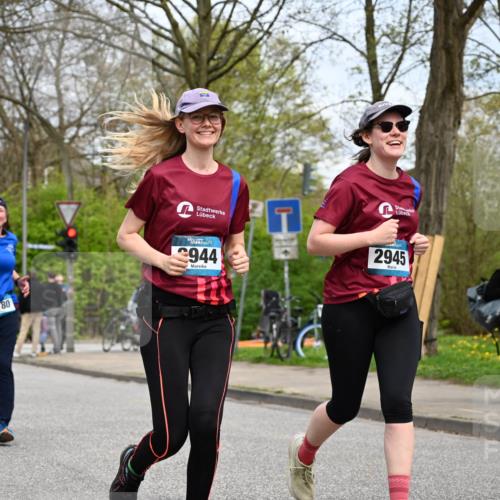 12.04.2026 - 45. Internationalen Wilhelmsburger Insellauf J. Mangold http://msf.ph/oto/9519132 12.04.2026 13:27:13 Ziel 2968, 2306, 2969, 3888, 3960, 3955, 4900, 2944, 2945, 5222, 3215, 2756, 2180, 3132, 2875, 3938, 3937 meine-sportfotos.de