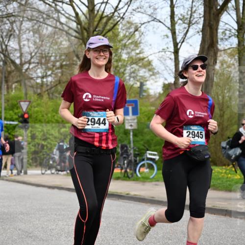 12.04.2026 - 45. Internationalen Wilhelmsburger Insellauf J. Mangold http://msf.ph/oto/9519133 12.04.2026 13:27:13 Ziel 2968, 2306, 2969, 3888, 3960, 3955, 4900, 2944, 2945, 5222, 3215, 2756, 2180, 3132, 2875, 3938, 3937 meine-sportfotos.de