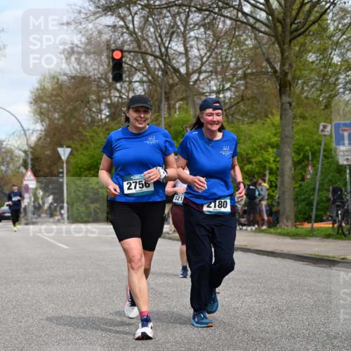 12.04.2026 - 45. Internationalen Wilhelmsburger Insellauf J. Mangold http://msf.ph/oto/9519139 12.04.2026 13:27:14 Ziel 2968, 2306, 2969, 3888, 3960, 3955, 4900, 2944, 2945, 5222, 3215, 2756, 2180, 3132, 2875, 3938, 3937 meine-sportfotos.de