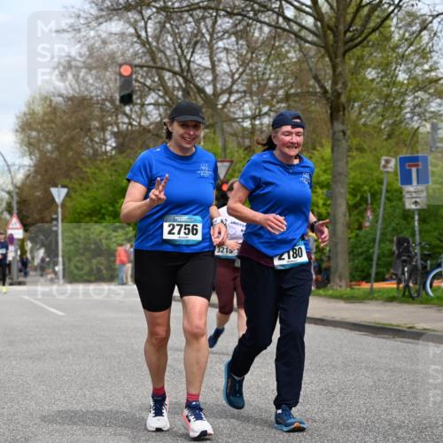 12.04.2026 - 45. Internationalen Wilhelmsburger Insellauf J. Mangold http://msf.ph/oto/9519142 12.04.2026 13:27:15 Ziel 2968, 2306, 2969, 3888, 3960, 3955, 4900, 2944, 2945, 5222, 3215, 2756, 2756, 2180, 3132, 2875, 3938, 3937, 4222, 4221 meine-sportfotos.de