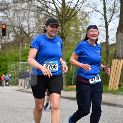 12.04.2026 - 45. Internationalen Wilhelmsburger Insellauf J. Mangold http://msf.ph/oto/9519151 12.04.2026 13:27:15 Ziel 2968, 2306, 2969, 3888, 3960, 3955, 4900, 2944, 2945, 5222, 3215, 2756, 2756, 2180, 3132, 2875, 3938, 3937, 4222, 4221 meine-sportfotos.de