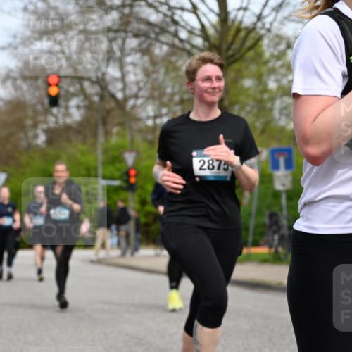12.04.2026 - 45. Internationalen Wilhelmsburger Insellauf J. Mangold http://msf.ph/oto/9519196 12.04.2026 13:27:26 Ziel 3960, 3955, 4900, 2944, 2945, 5222, 3215, 2756, 2180, 3132, 2875, 3938, 3937, 4222, 4221, 4575, 4574 meine-sportfotos.de