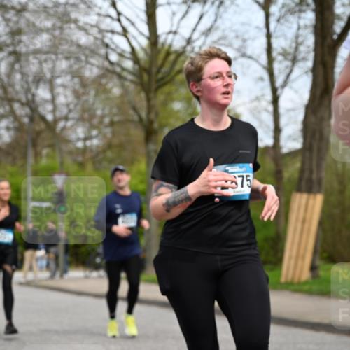 12.04.2026 - 45. Internationalen Wilhelmsburger Insellauf J. Mangold http://msf.ph/oto/9519200 12.04.2026 13:27:26 Ziel 3960, 3955, 4900, 2944, 2945, 5222, 3215, 2756, 2180, 3132, 2875, 3938, 3937, 4222, 4221, 4575, 4574 meine-sportfotos.de