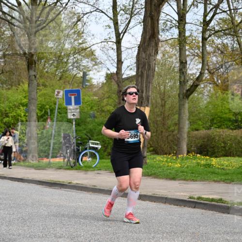 12.04.2026 - 45. Internationalen Wilhelmsburger Insellauf J. Mangold http://msf.ph/oto/9519203 12.04.2026 13:27:44 Ziel 5222, 3215, 2756, 2180, 3132, 2875, 3938, 3937, 4222, 4221, 4575, 4574, 2563, 5695 meine-sportfotos.de